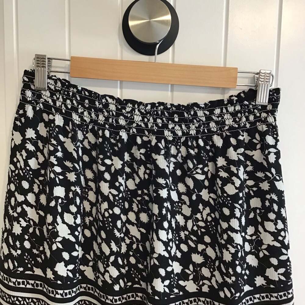 Max Studio Black White Floral Tiered Smocked Waist Maxi Skirt Medium Chic - Picture 4 of 9